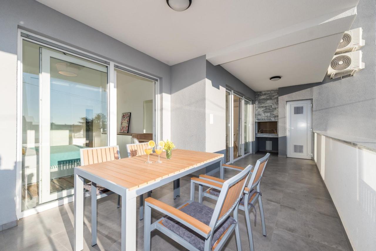 Villa Lena Luxury Apartments Novalja Dış mekan fotoğraf