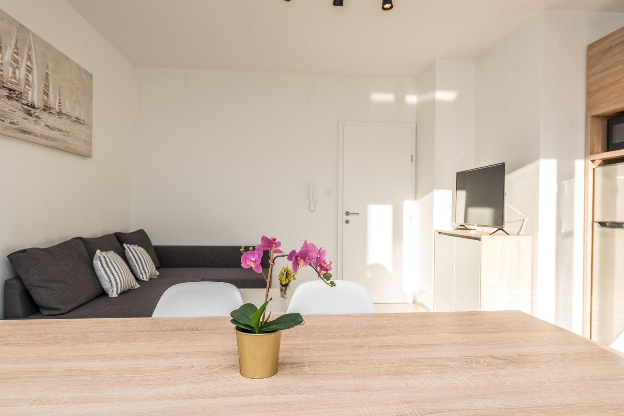 Villa Lena Luxury Apartments Novalja Oda fotoğraf
